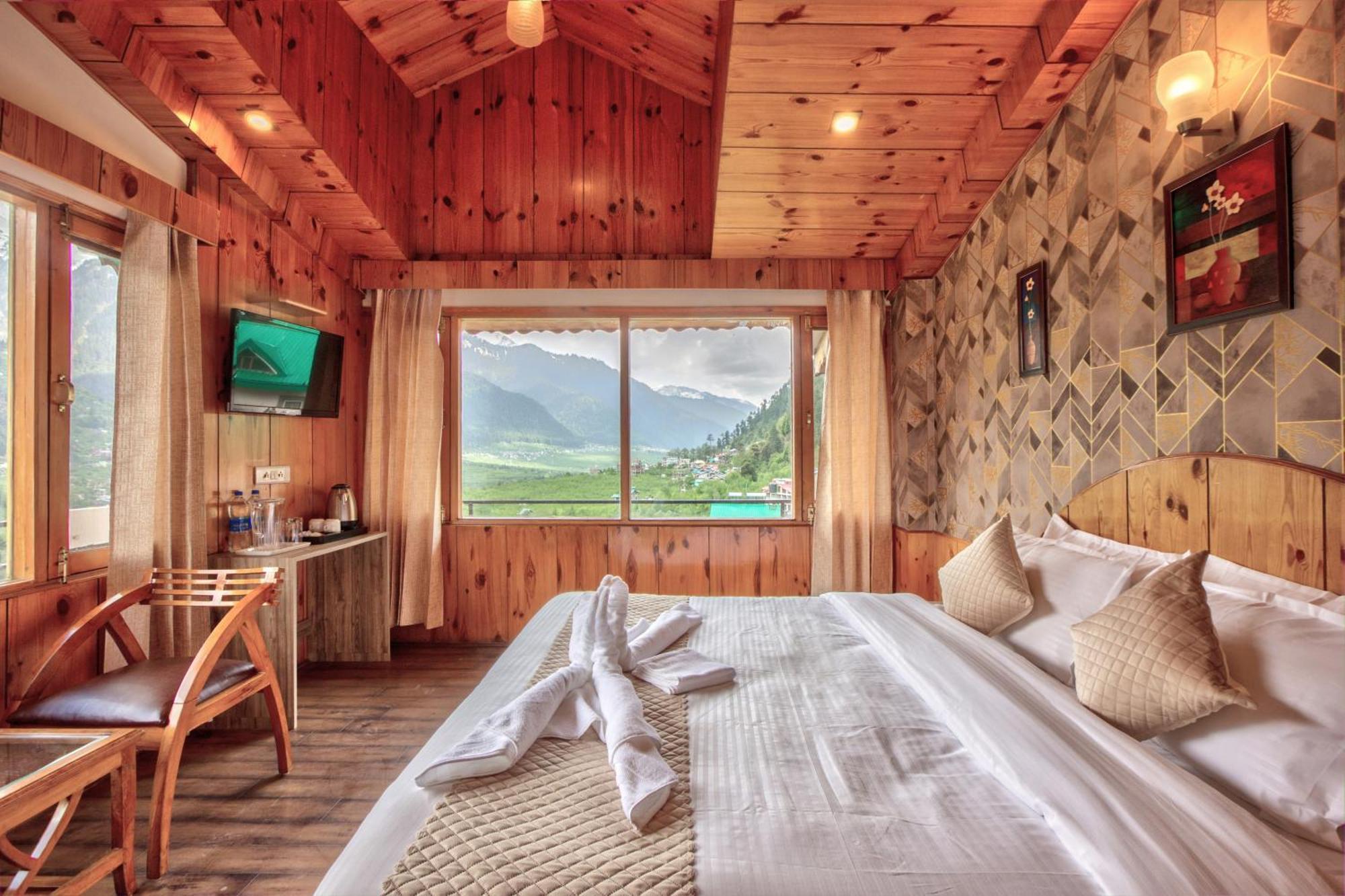 Hotel Nirosha, Manali (Himachal Pradesh)